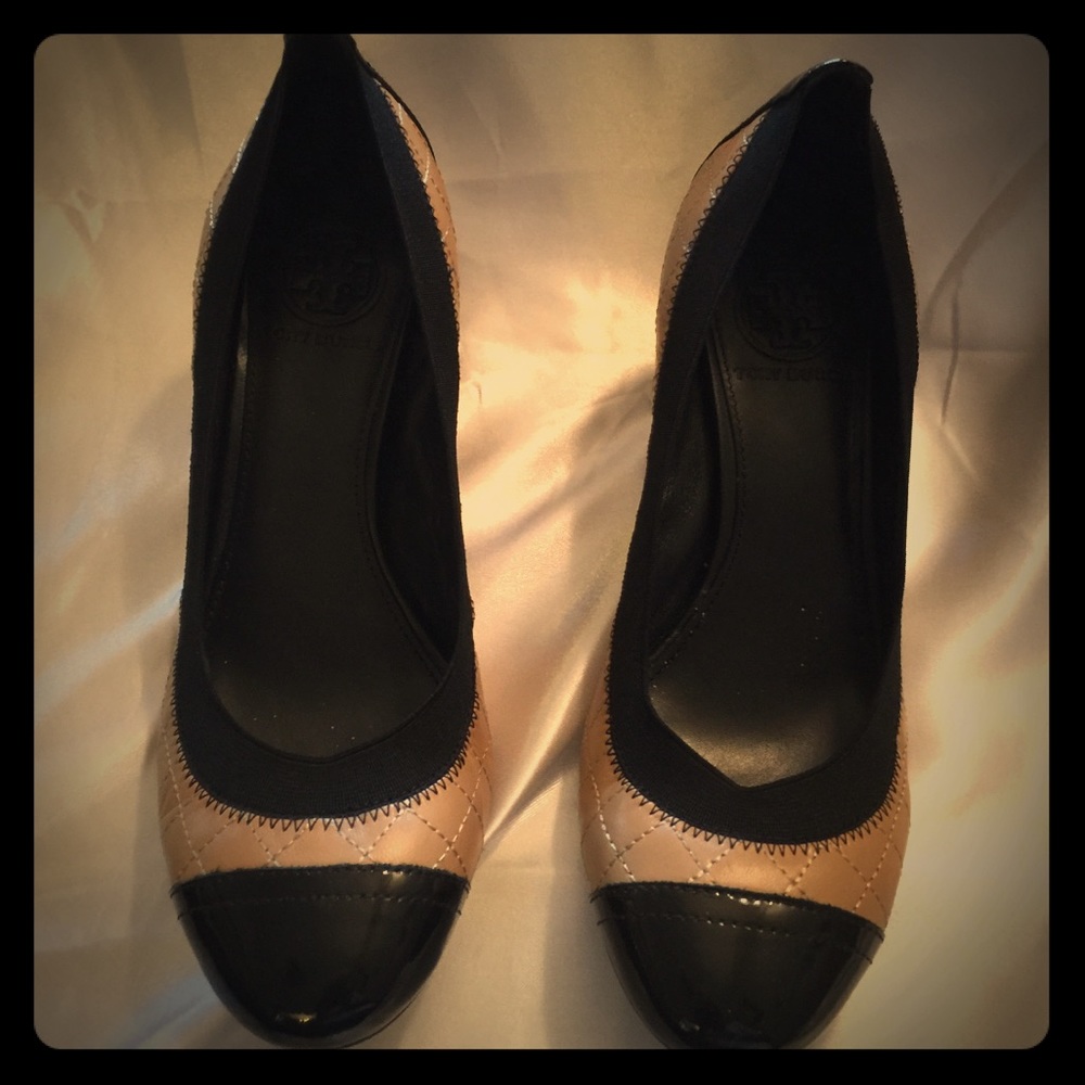 Tory Burch Honey Wheat/Black Carrie 55mm Pumps